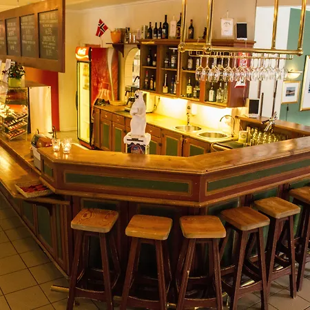 Tysfjord Turistsenter Hotell 3*